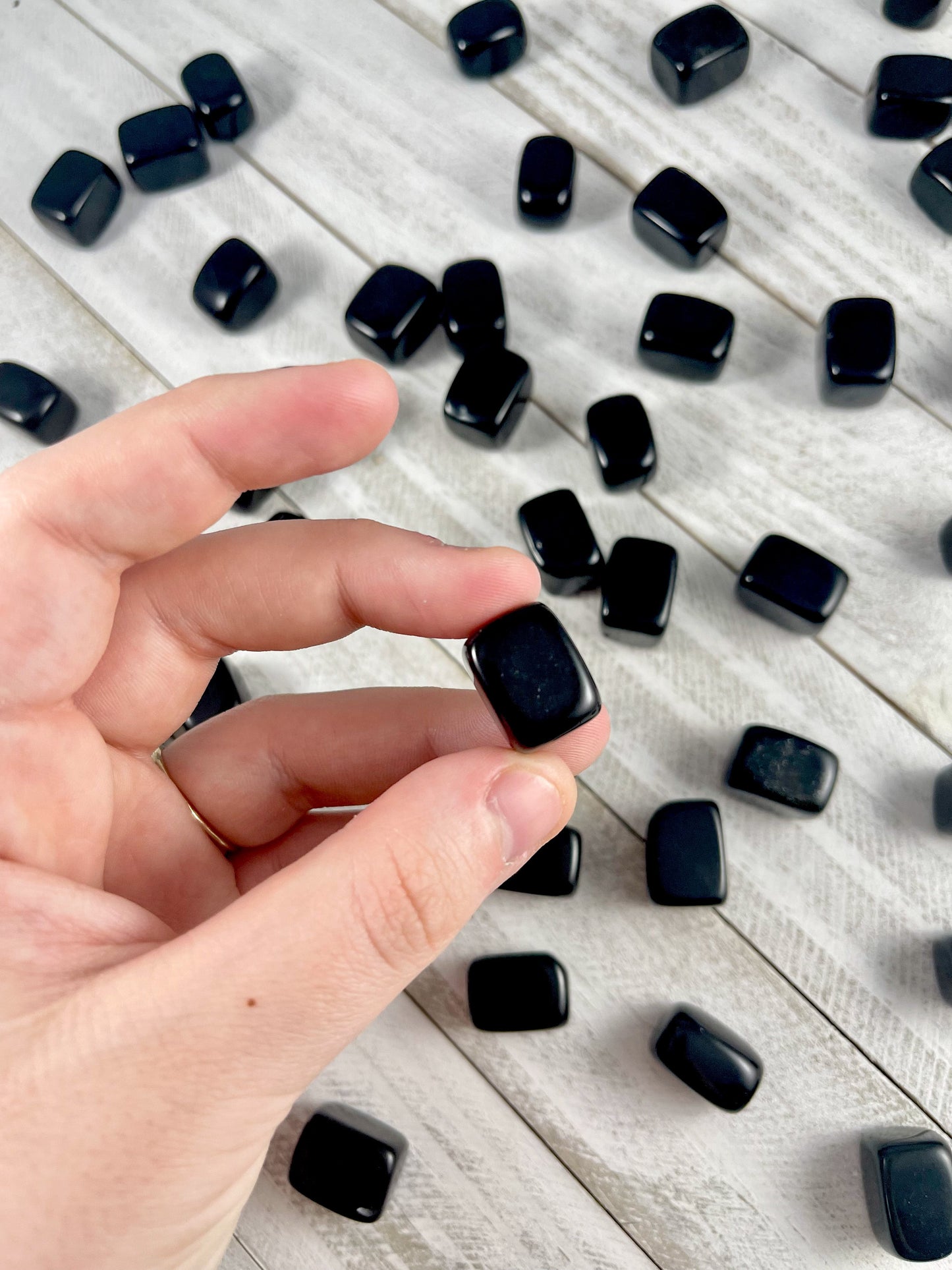 mini obsidian cubes